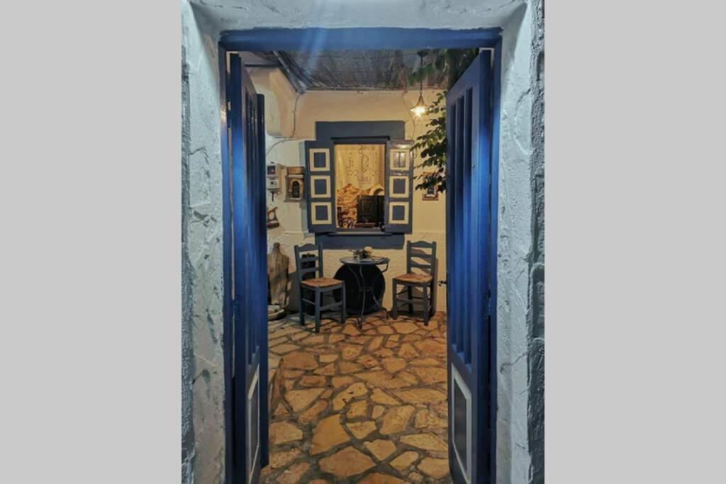 Anneta'S Suite Agia Marina  Buitenkant foto
